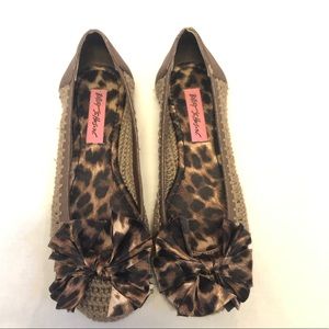 betsey johnson shoes flats